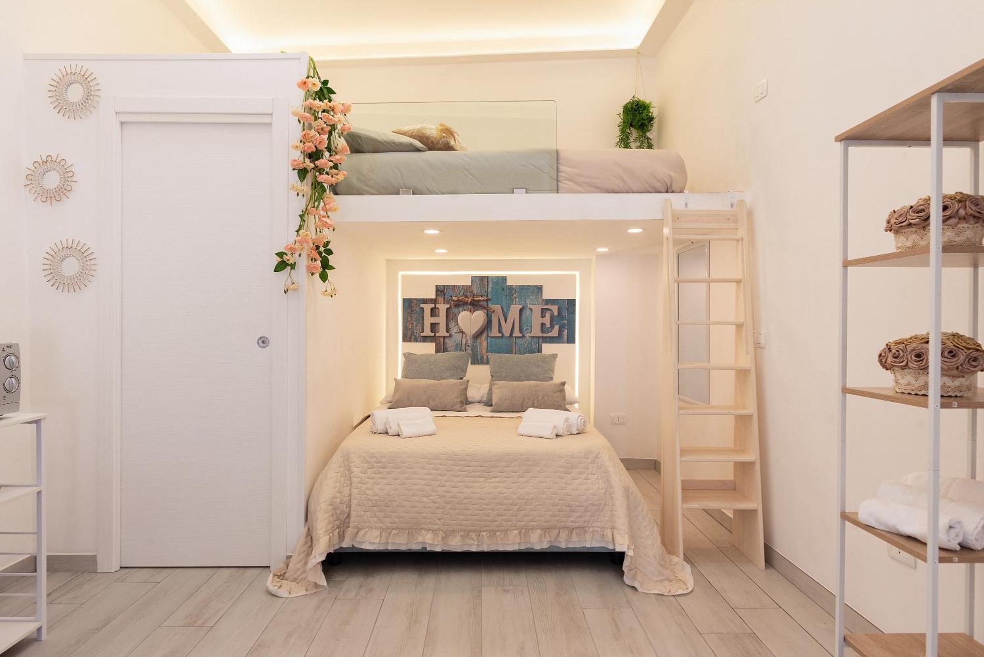 House Benedetta Centro Di Napoli Apartment Bagian luar foto